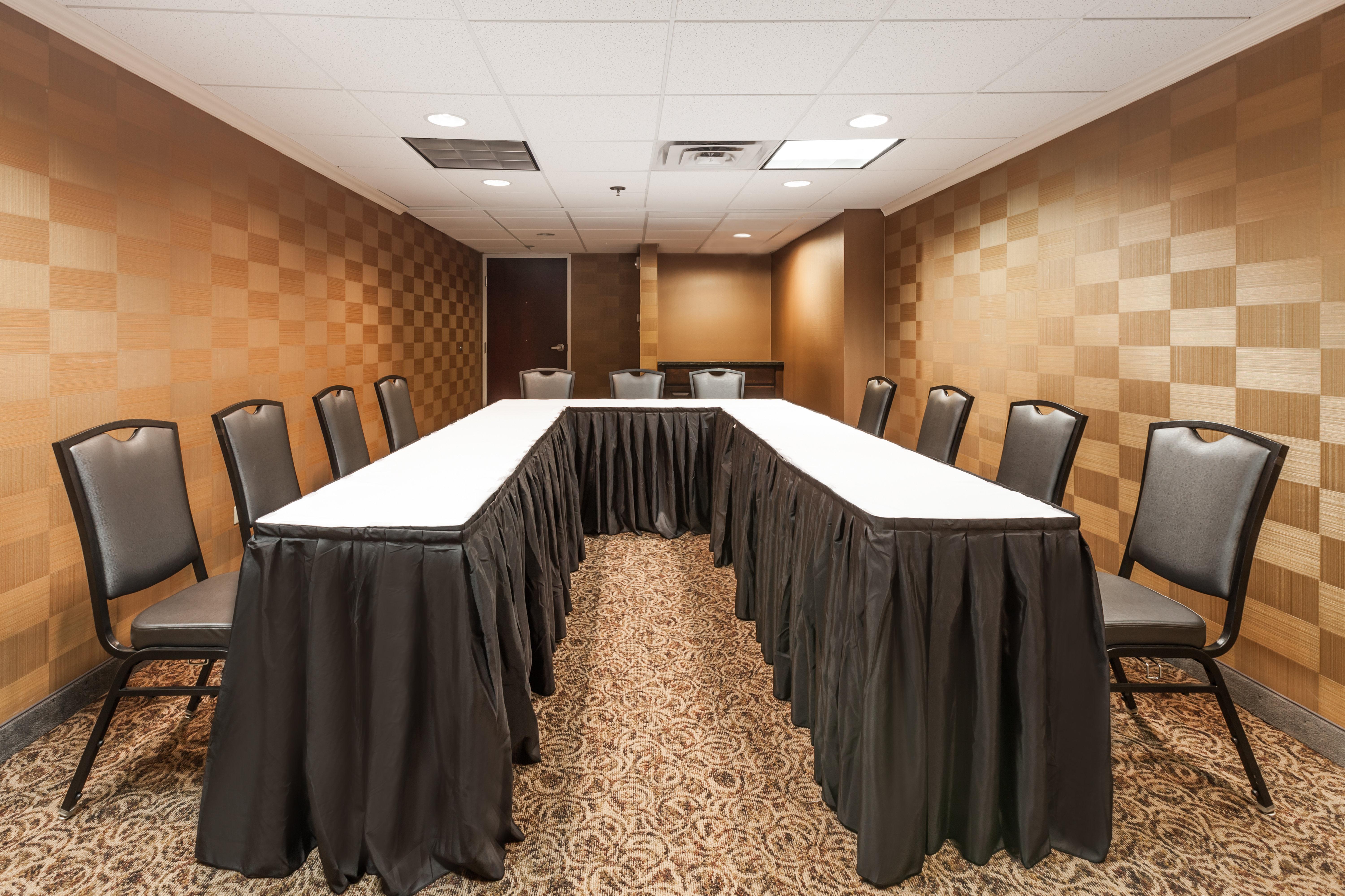 Holiday Inn Hotel & Suites Oklahoma City North By Ihg Exterior photo