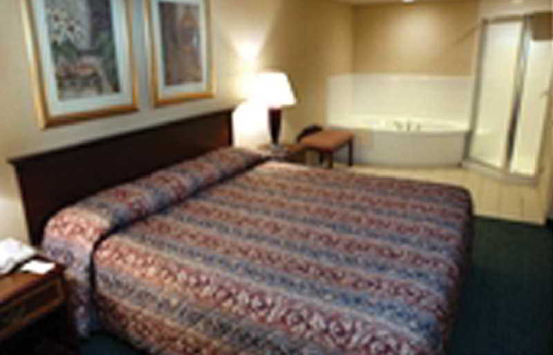 Holiday Inn Hotel & Suites Oklahoma City North By Ihg Room photo
